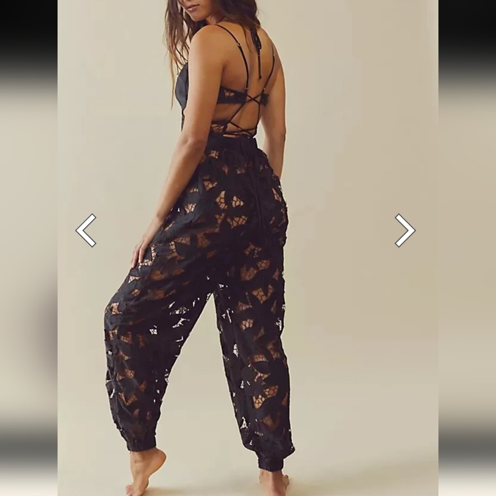 Free People Meet Me In Bali Floral Crochet Jumpsuit Romper Large - Picture 5 of 11